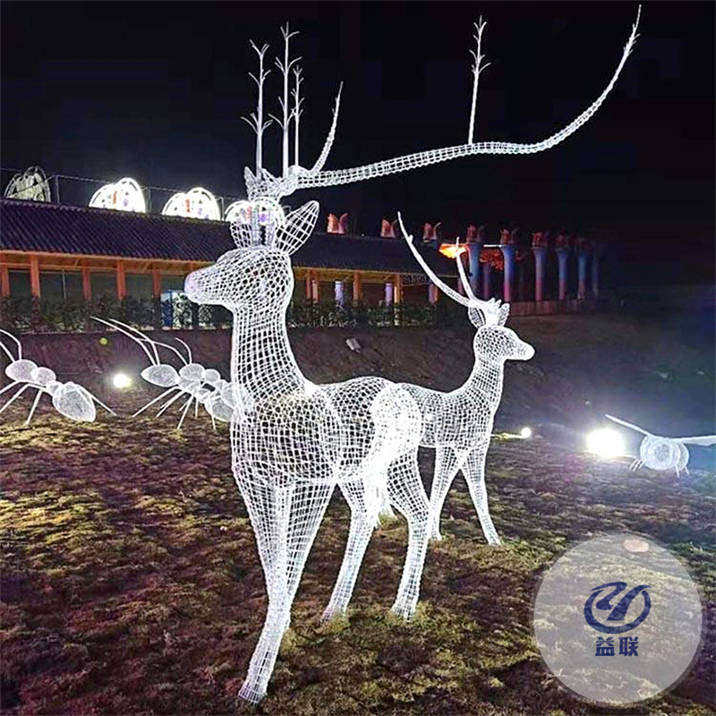 大型不銹鋼雕塑定制戶外園林月亮鹿鏤空球小魚圓環(huán)景觀雕塑大擺件